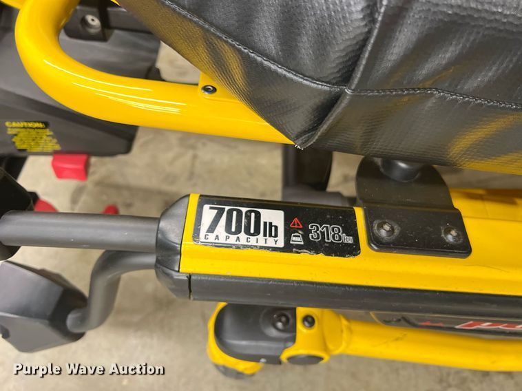 image for item NA9212 2010 Ford E450 ambulance