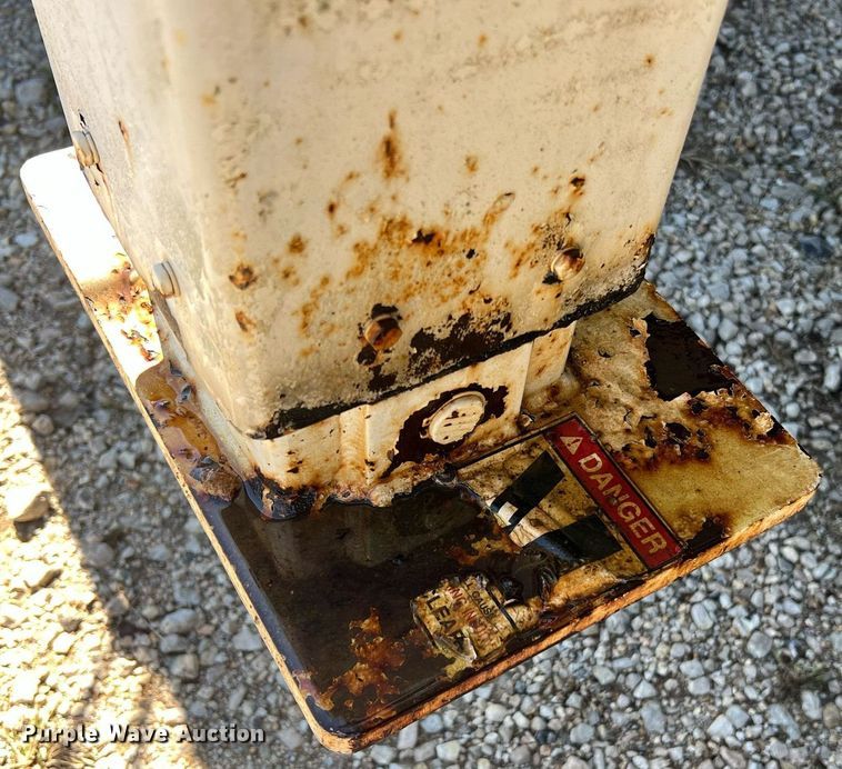 image for item NA9219 1999 Chevrolet C6500  crane truck