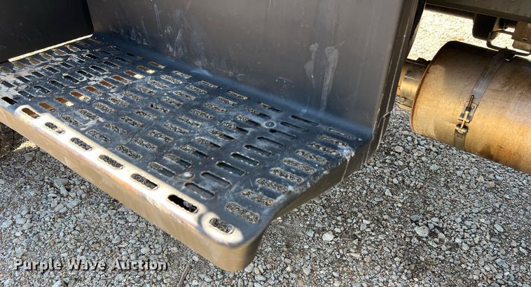 image for item NA9219 1999 Chevrolet C6500  crane truck