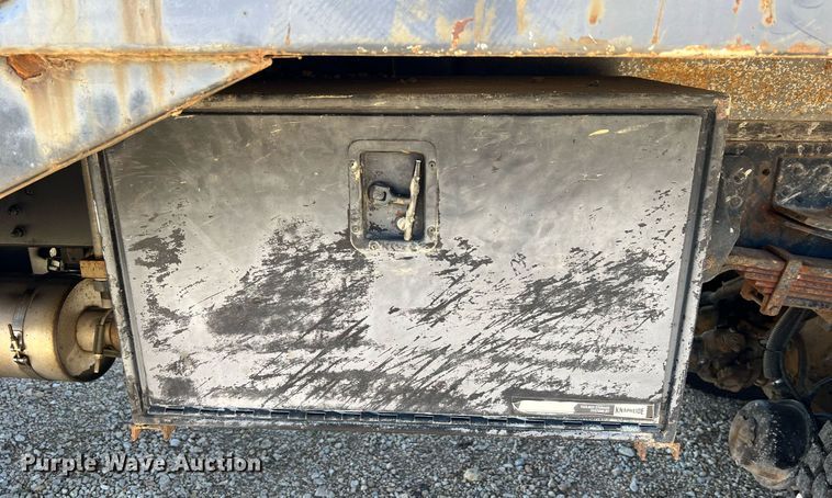 image for item NA9219 1999 Chevrolet C6500  crane truck