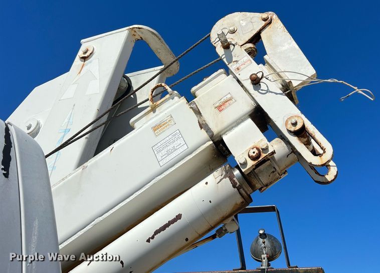 image for item NA9219 1999 Chevrolet C6500  crane truck