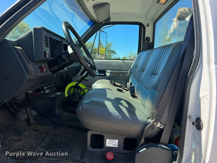 image for item NA9219 1999 Chevrolet C6500  crane truck