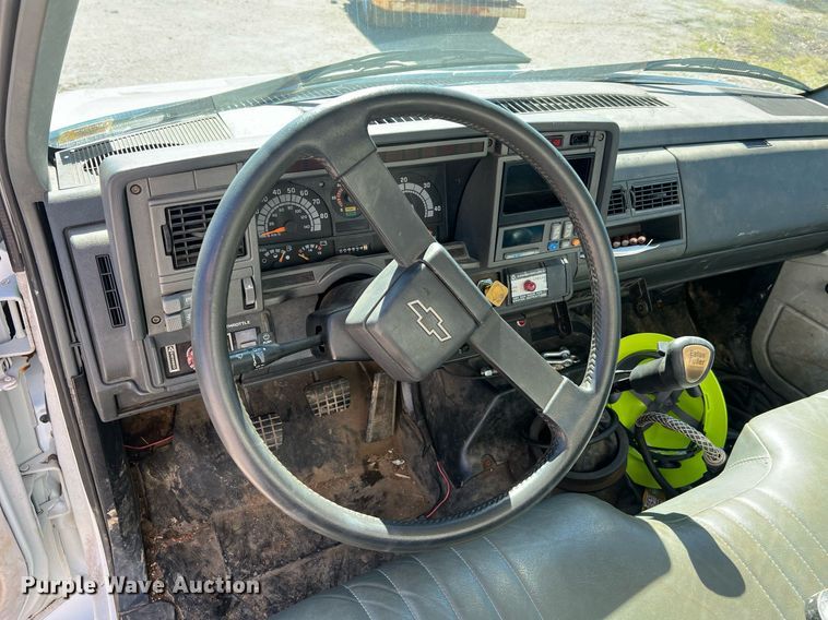 image for item NA9219 1999 Chevrolet C6500  crane truck