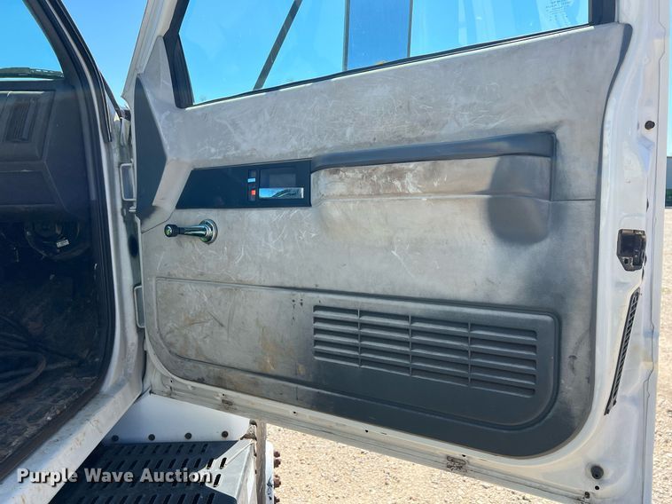 image for item NA9219 1999 Chevrolet C6500  crane truck