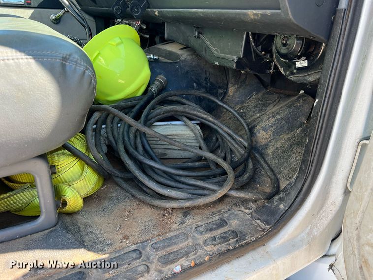 image for item NA9219 1999 Chevrolet C6500  crane truck