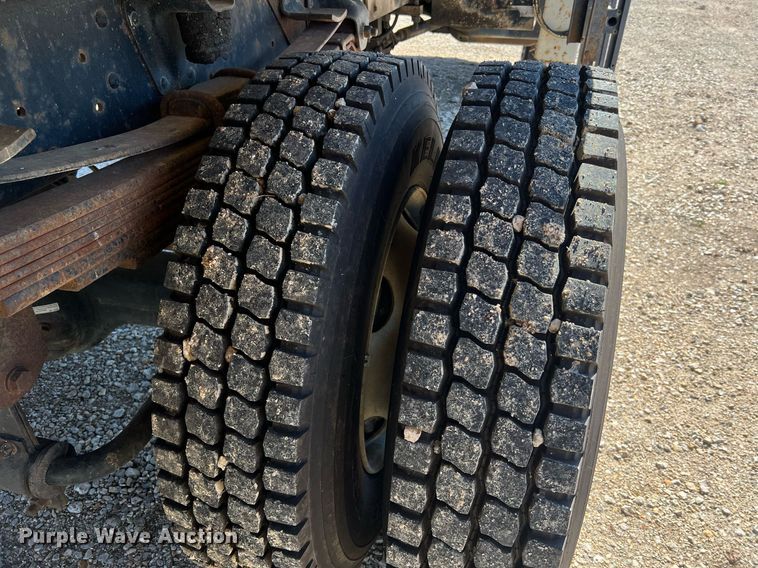 image for item NA9219 1999 Chevrolet C6500  crane truck