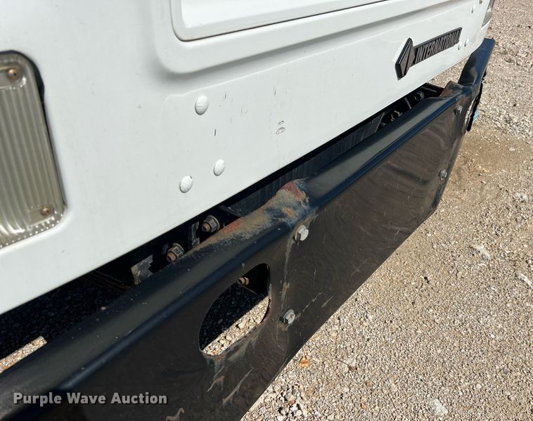 image for item NA9220 1996 International 4900  tank truck