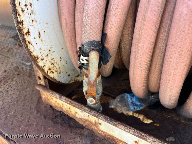 image for item NA9220 1996 International 4900  tank truck