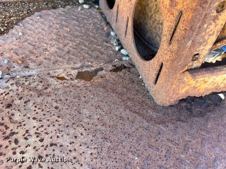 image for item NA9220 1996 International 4900  tank truck