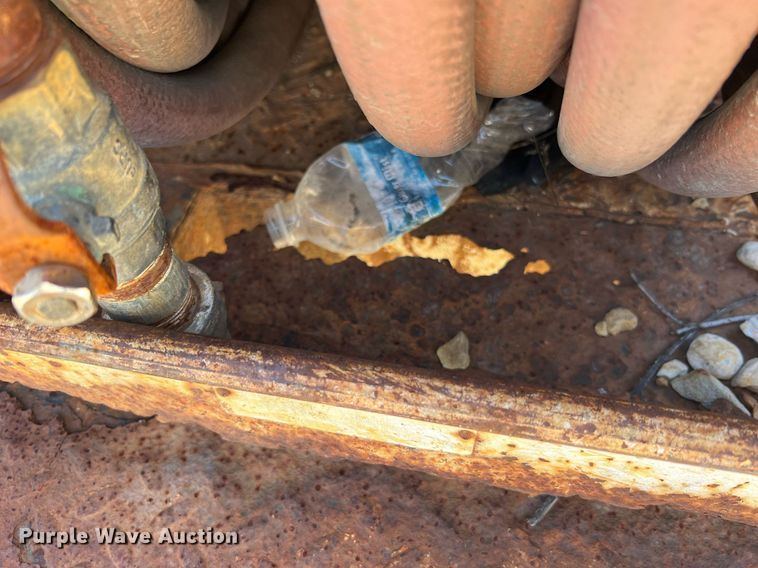 image for item NA9220 1996 International 4900  tank truck