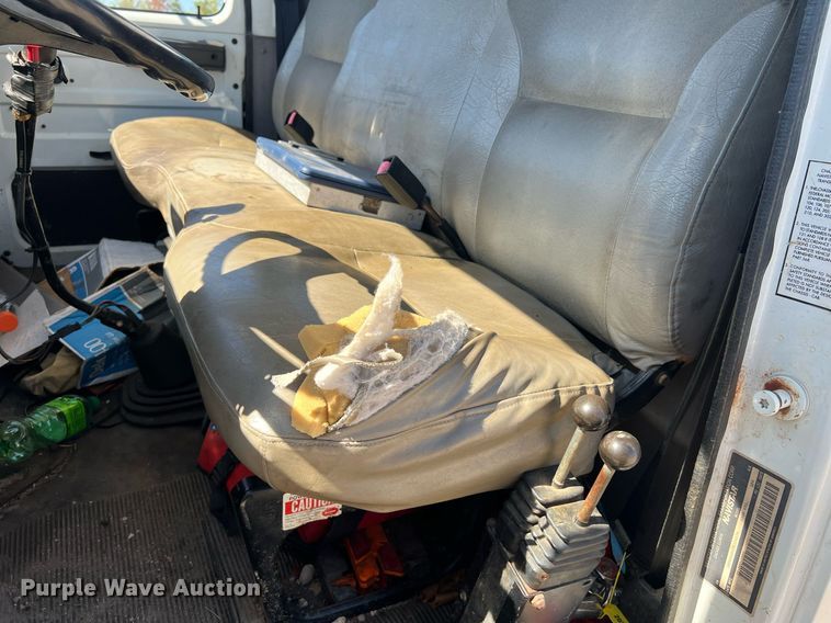 image for item NA9220 1996 International 4900  tank truck