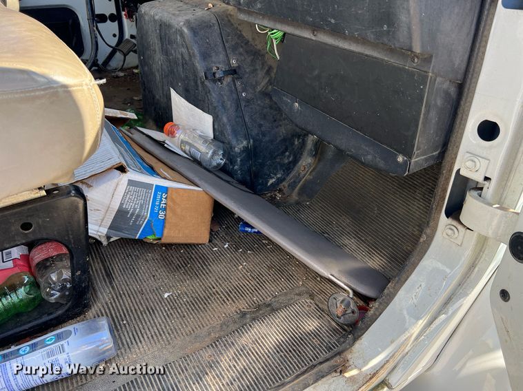 image for item NA9220 1996 International 4900  tank truck