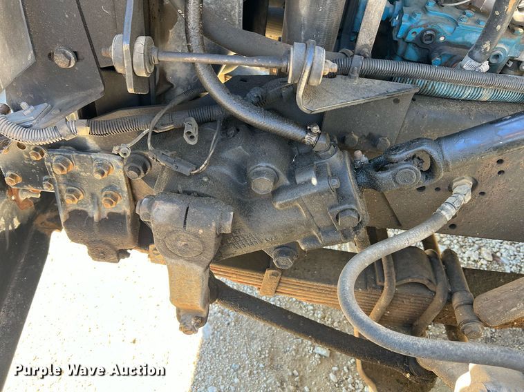 image for item NA9220 1996 International 4900  tank truck