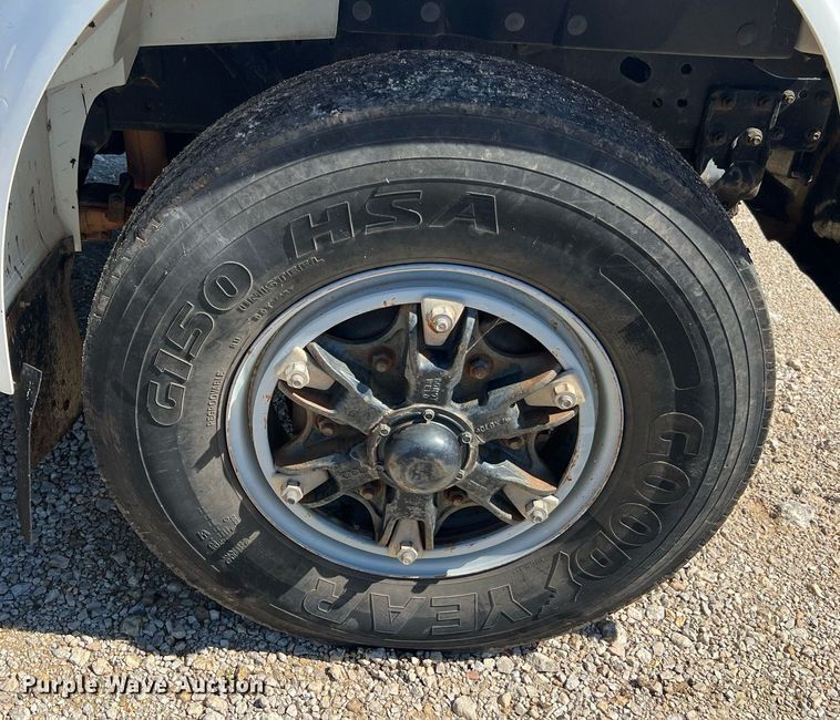 image for item NA9220 1996 International 4900  tank truck