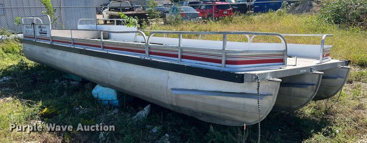 image for item NA9223 2001 Playcraft  pontoon boat