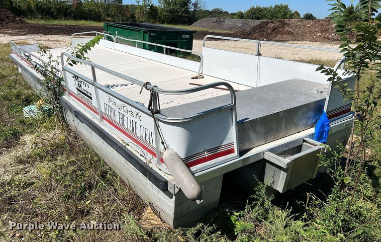 image for item NA9223 2001 Playcraft  pontoon boat