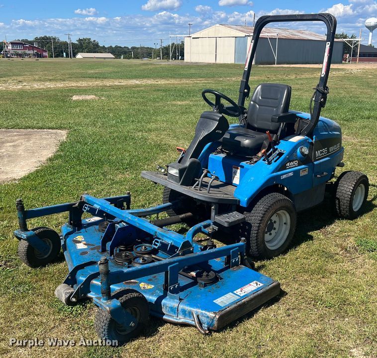 image for item NA9228 New Holland MC35  lawn mower