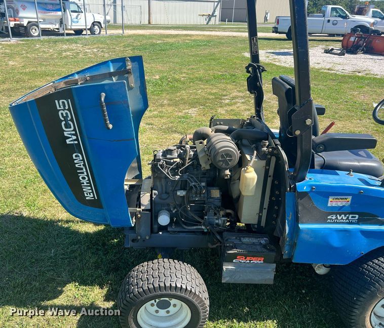 image for item NA9228 New Holland MC35  lawn mower
