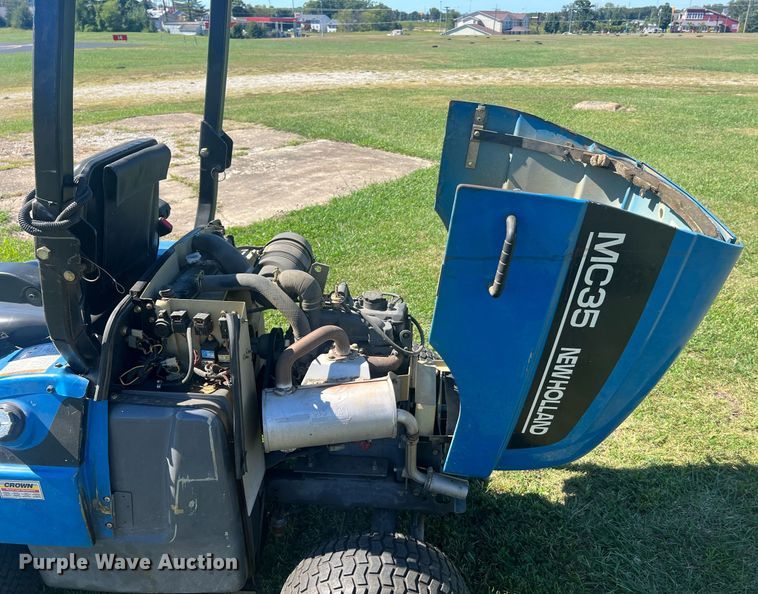 image for item NA9228 New Holland MC35  lawn mower