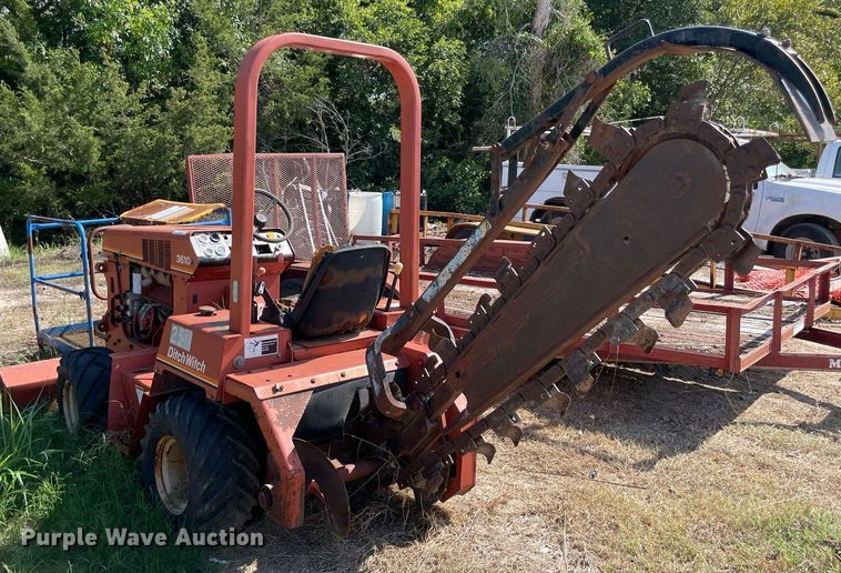 image for item NA9659 1997 Ditch Witch 3610  trencher