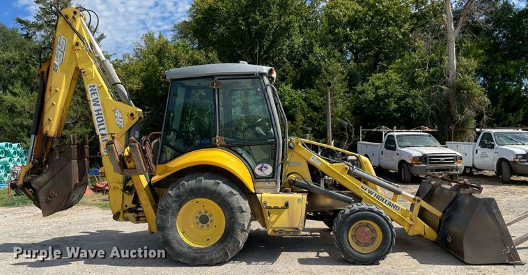 image for item NA9662 2006 New Holland B95  backhoe