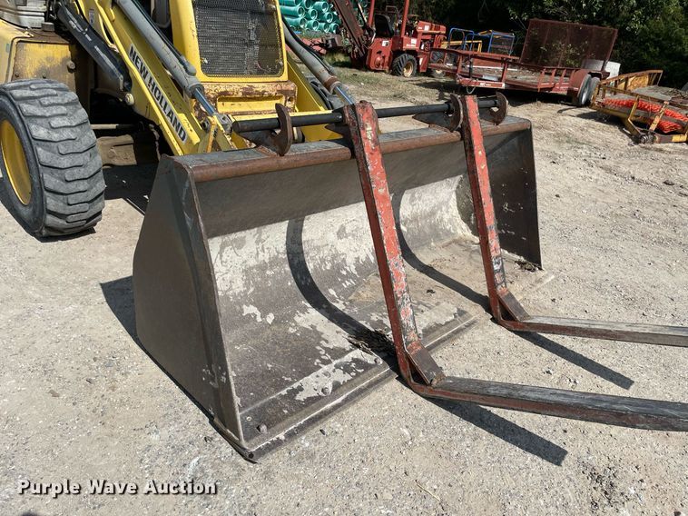 image for item NA9662 2006 New Holland B95  backhoe