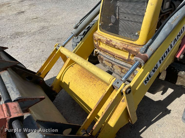 image for item NA9662 2006 New Holland B95  backhoe