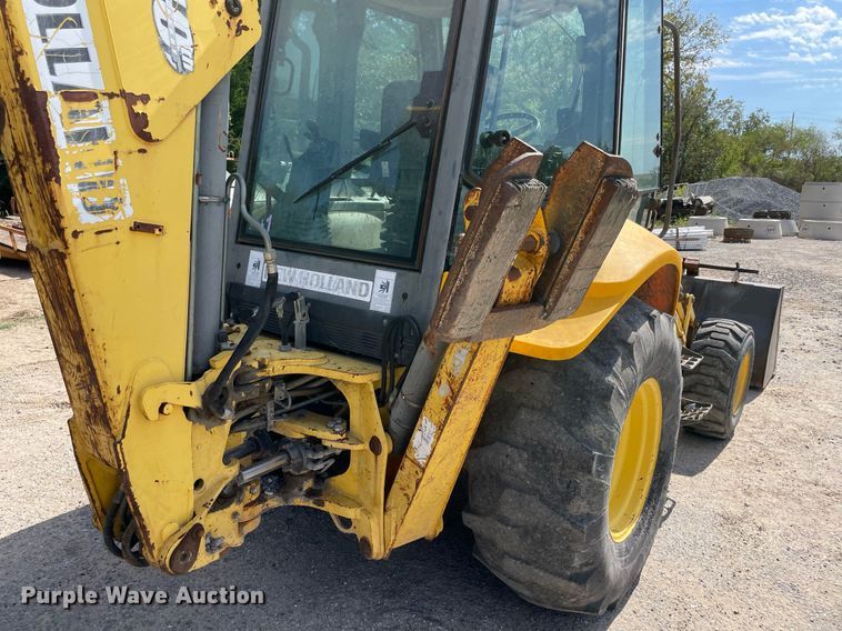 image for item NA9662 2006 New Holland B95  backhoe