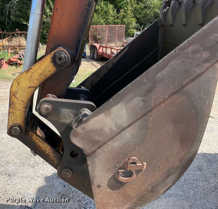 image for item NA9662 2006 New Holland B95  backhoe