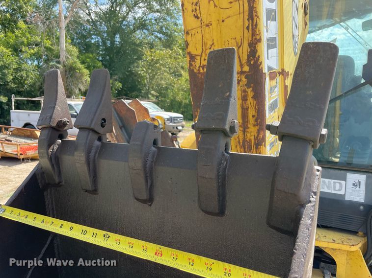 image for item NA9662 2006 New Holland B95  backhoe