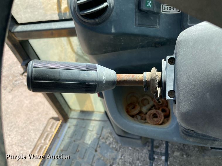 image for item NA9662 2006 New Holland B95  backhoe