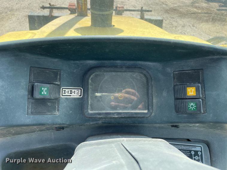 image for item NA9662 2006 New Holland B95  backhoe