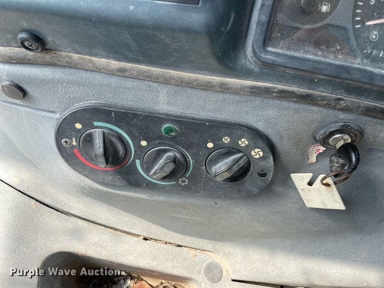 image for item NA9662 2006 New Holland B95  backhoe