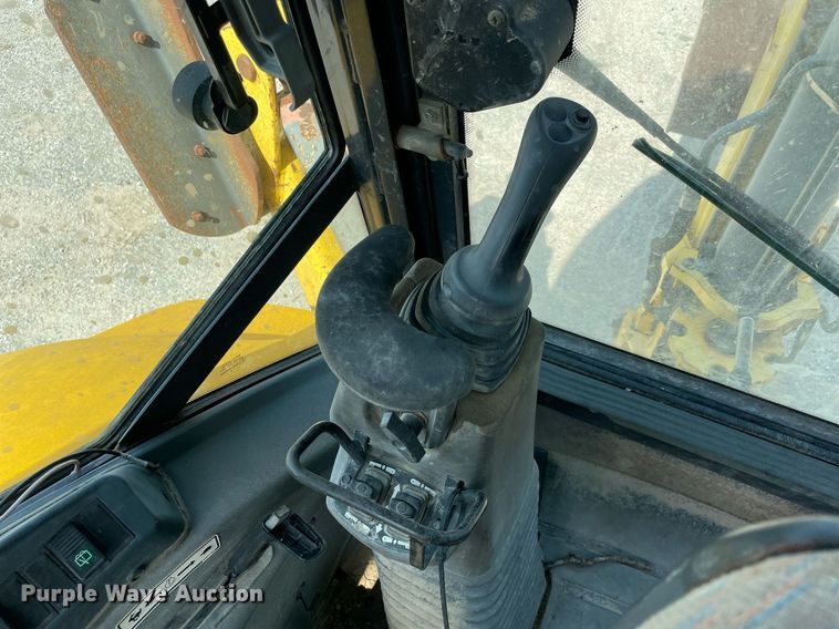 image for item NA9662 2006 New Holland B95  backhoe