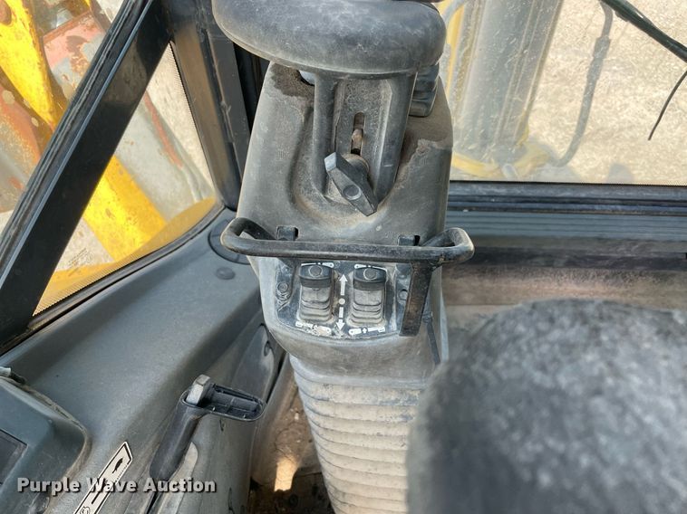 image for item NA9662 2006 New Holland B95  backhoe
