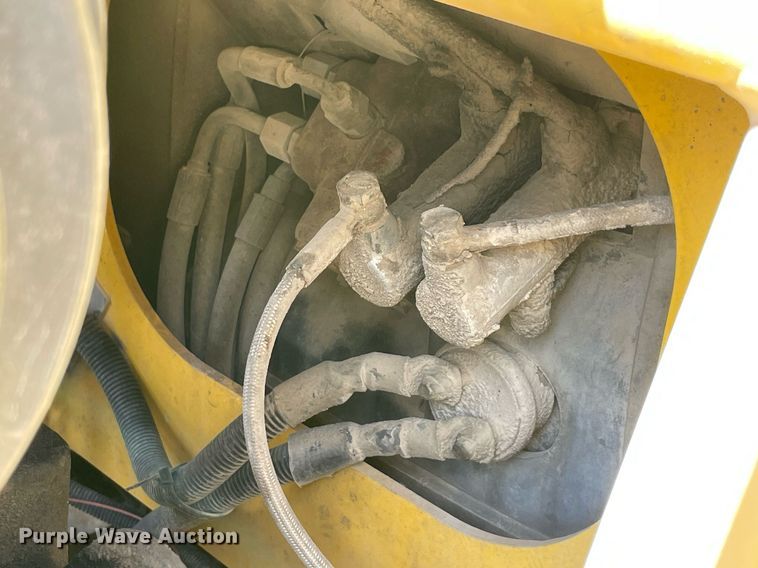 image for item NA9662 2006 New Holland B95  backhoe