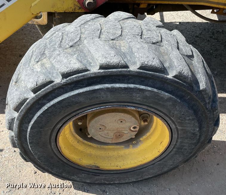 image for item NA9662 2006 New Holland B95  backhoe