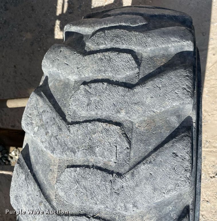 image for item NA9662 2006 New Holland B95  backhoe