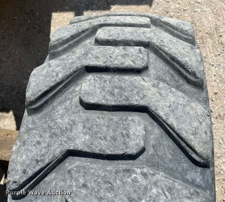 image for item NA9662 2006 New Holland B95  backhoe