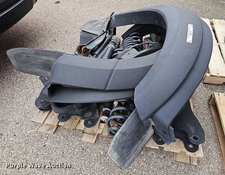 image for item NJ9850 Ford F550  parts