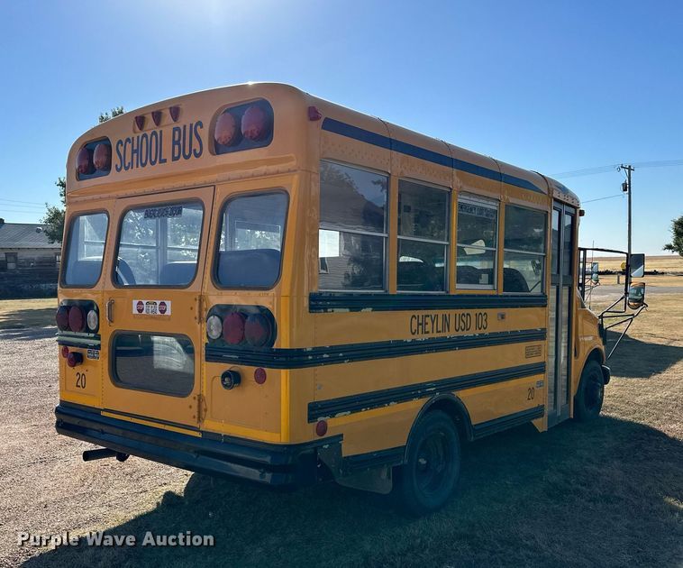 image for item NP9682 2000 Chevrolet Express 3500  school bus