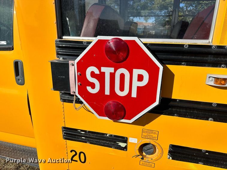 image for item NP9682 2000 Chevrolet Express 3500  school bus