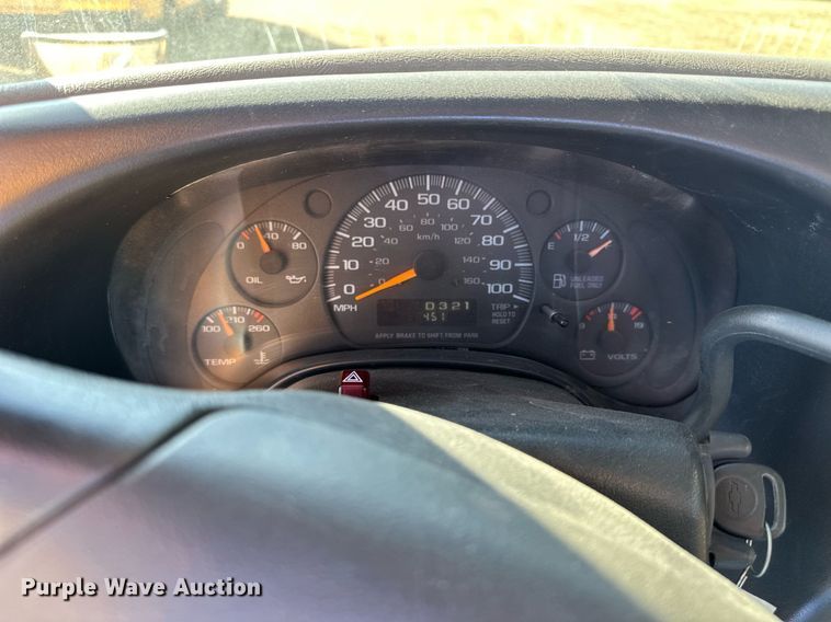 image for item NP9682 2000 Chevrolet Express 3500  school bus