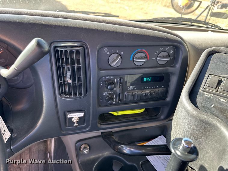 image for item NP9682 2000 Chevrolet Express 3500  school bus