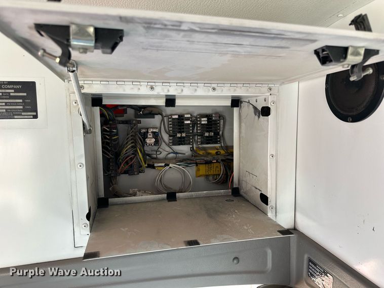 image for item NP9682 2000 Chevrolet Express 3500  school bus