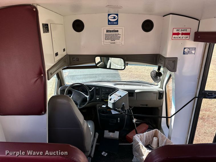 image for item NP9682 2000 Chevrolet Express 3500  school bus