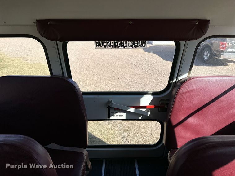 image for item NP9682 2000 Chevrolet Express 3500  school bus