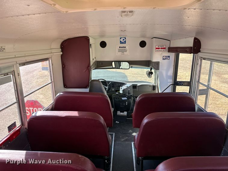 image for item NP9682 2000 Chevrolet Express 3500  school bus