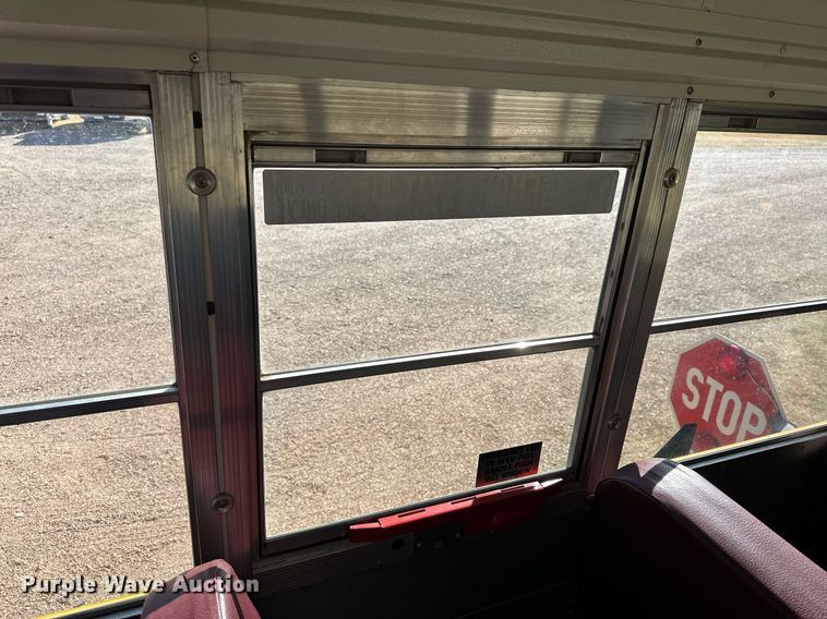 image for item NP9682 2000 Chevrolet Express 3500  school bus