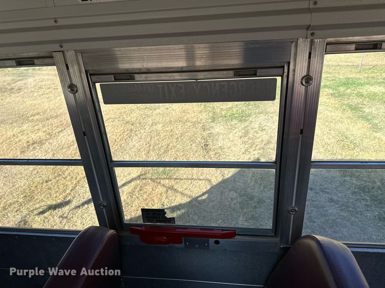 image for item NP9682 2000 Chevrolet Express 3500  school bus